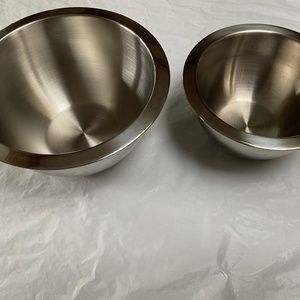 Stainless steel bowls Medium and small two of a set of 4 new